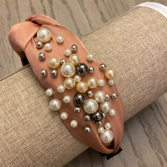 ⭐️ Knot Bow Wide Edge Faux Pearl Embellishment Headband in Mauve - Picture 5 of 9